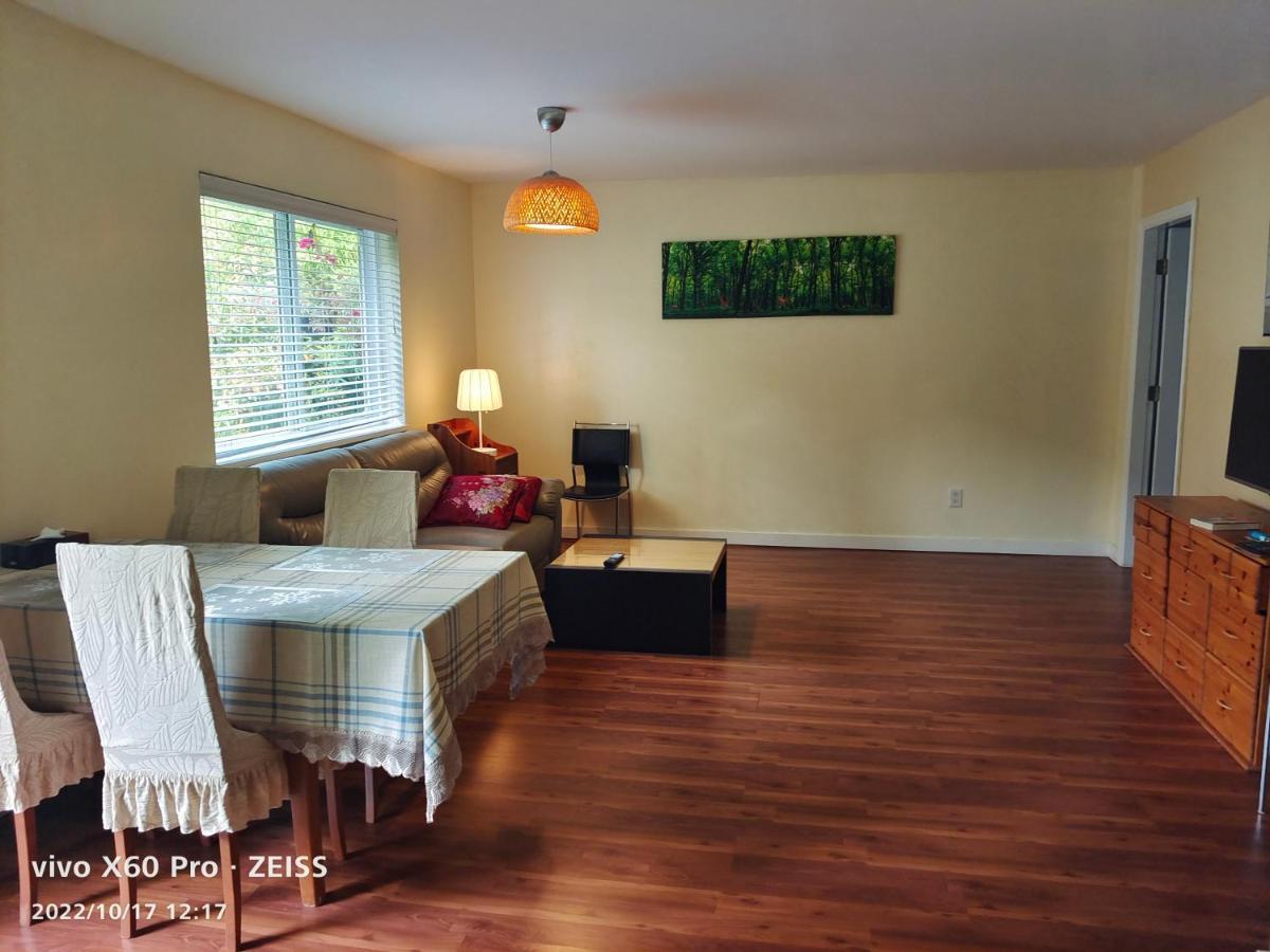 Romantic Homestay Coquitlam Luaran gambar